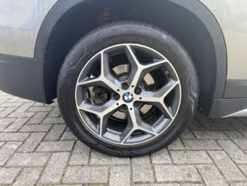 52120374-bmw-x1-2017