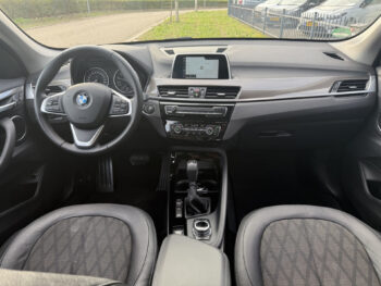 52120374-bmw-x1-2017