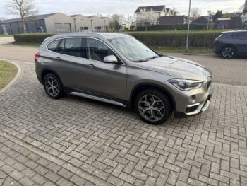 52120374-bmw-x1-2017
