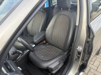 52120374-bmw-x1-2017