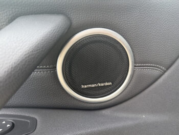 52120374-bmw-x1-2017