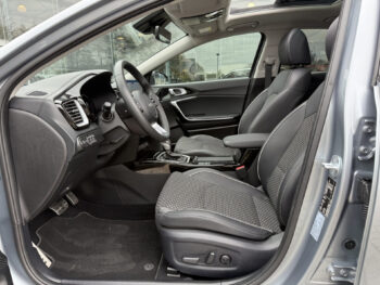 52248741-kia-xceed-2023