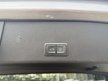 52256649-audi-e-tron-2019