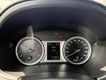 52292810-suzuki-vitara-2015