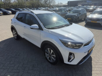 52323306-kia-stonic-2025