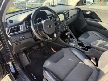 52457108-kia-niro-2018