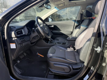 52457108-kia-niro-2018