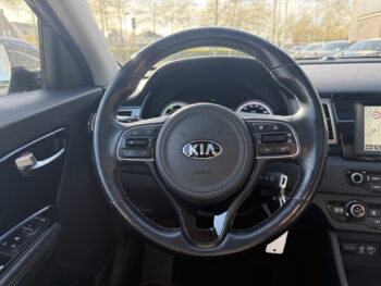 52457108-kia-niro-2018