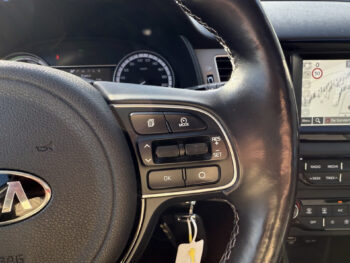 52457108-kia-niro-2018