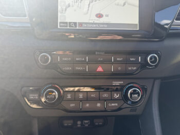 52457108-kia-niro-2018