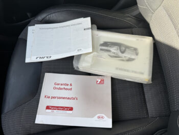 52457108-kia-niro-2018