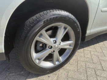 52529744-lexus-rx-2006