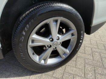 52529744-lexus-rx-2006