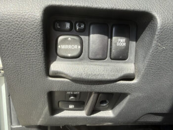 52529744-lexus-rx-2006