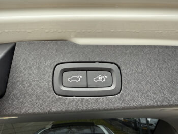 52535058-volvo-v60-2020