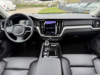 52535058-volvo-v60-2020