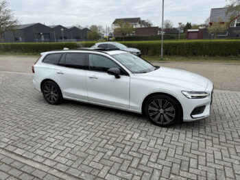 52535058-volvo-v60-2020