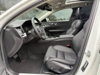 52535058-volvo-v60-2020