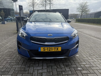 52607917-kia-xceed-2020