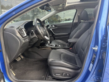 52607917-kia-xceed-2020