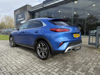 52607917-kia-xceed-2020