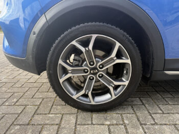 52607917-kia-xceed-2020