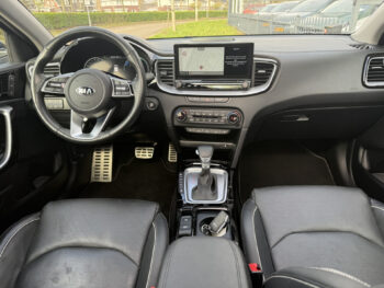 52607917-kia-xceed-2020