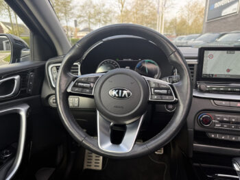52607917-kia-xceed-2020