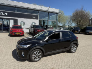 52640667-kia-stonic-2022