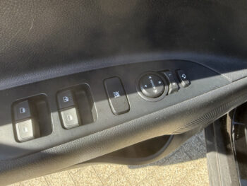 52640667-kia-stonic-2022