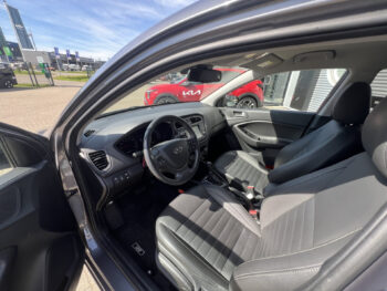 52667861-hyundai-i20-2019
