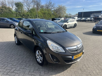 52672549-opel-corsa-2013