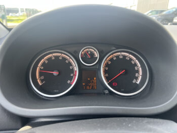 52672549-opel-corsa-2013