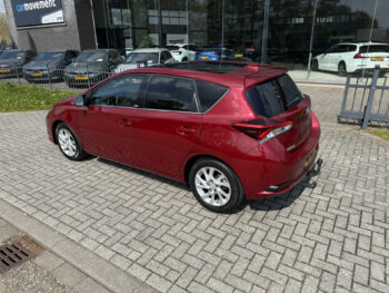 52787908-toyota-auris-2017