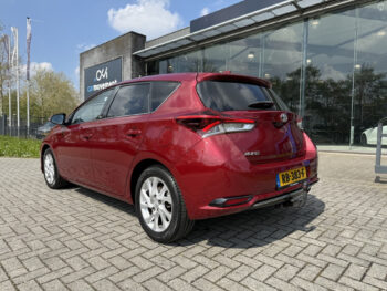 52787908-toyota-auris-2017