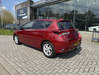 52787908-toyota-auris-2017