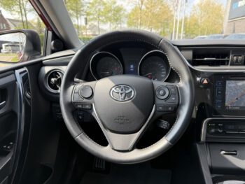 52787908-toyota-auris-2017