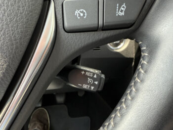 52787908-toyota-auris-2017