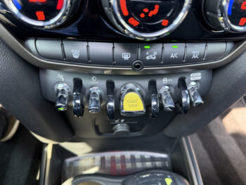 52796603-mini-countryman-2019