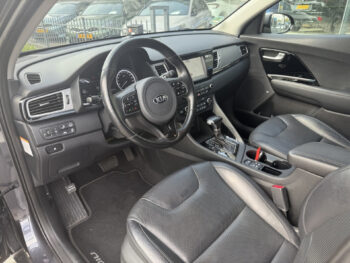 52853167-kia-niro-2018