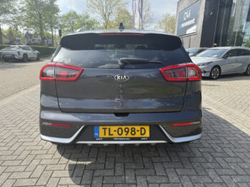 52853167-kia-niro-2018