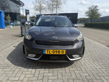 52853167-kia-niro-2018