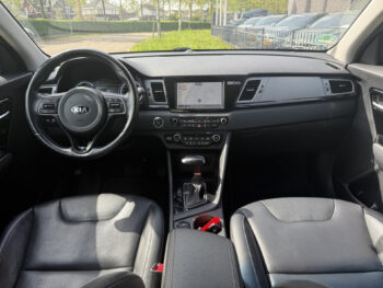 52853167-kia-niro-2018