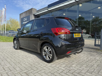 52900791-kia-venga-2015