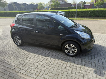 52900791-kia-venga-2015