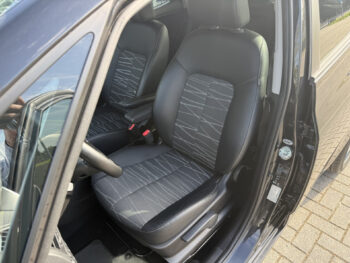 52900791-kia-venga-2015