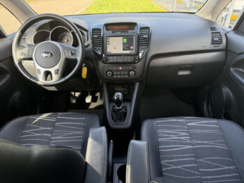 52900791-kia-venga-2015