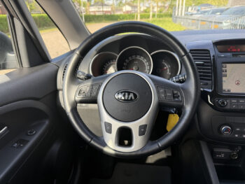 52900791-kia-venga-2015
