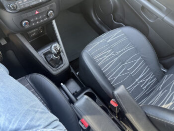 52900791-kia-venga-2015