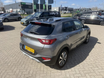 52978385-kia-stonic-2025